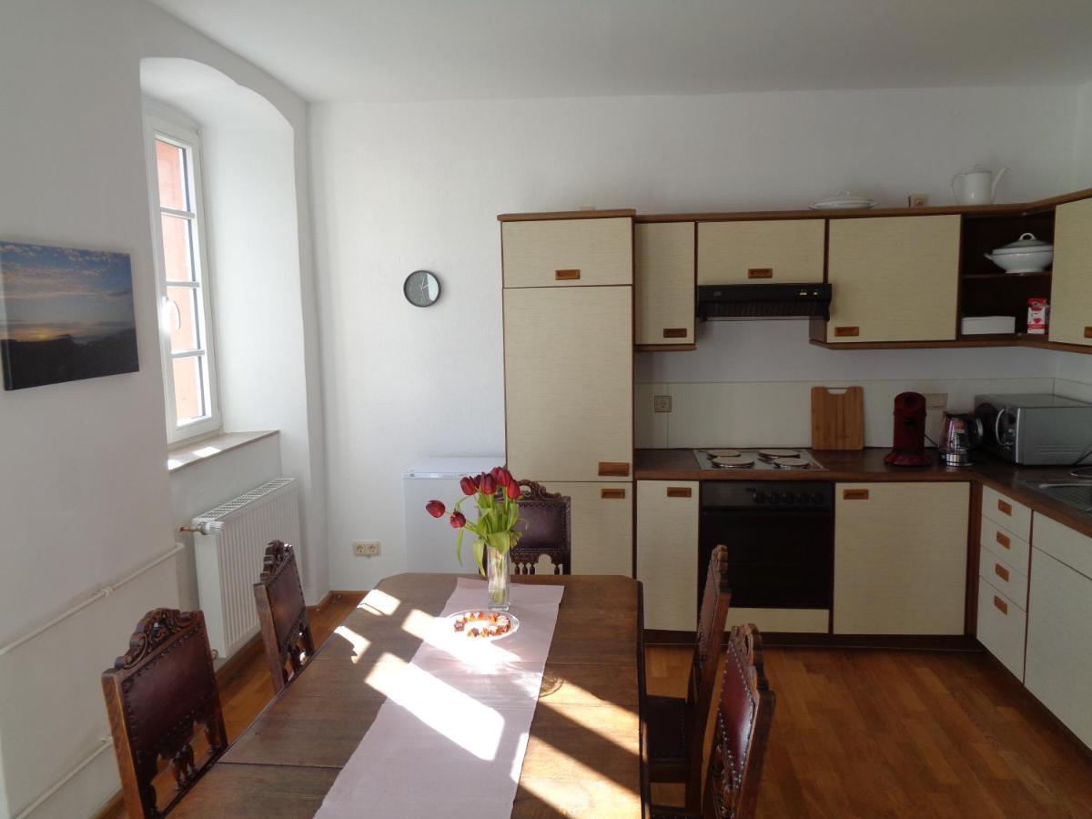 Ferienwohnung Altes Pfarrhaus Mit Flair Und Moselblick Brauneberg Ngoại thất bức ảnh