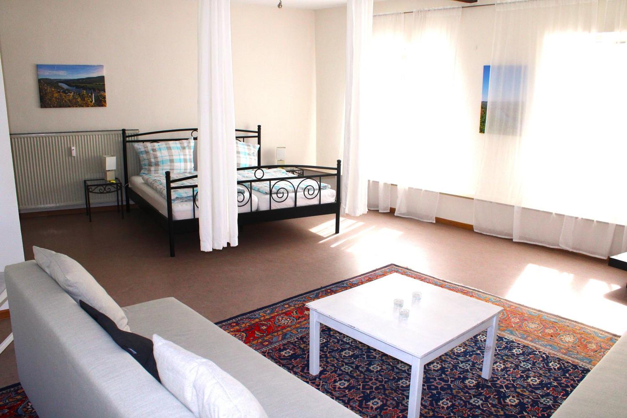 Ferienwohnung Altes Pfarrhaus Mit Flair Und Moselblick Brauneberg Ngoại thất bức ảnh
